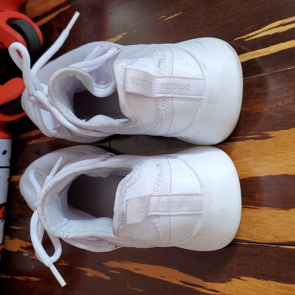 Adidas shoes - Picture 4 of 6